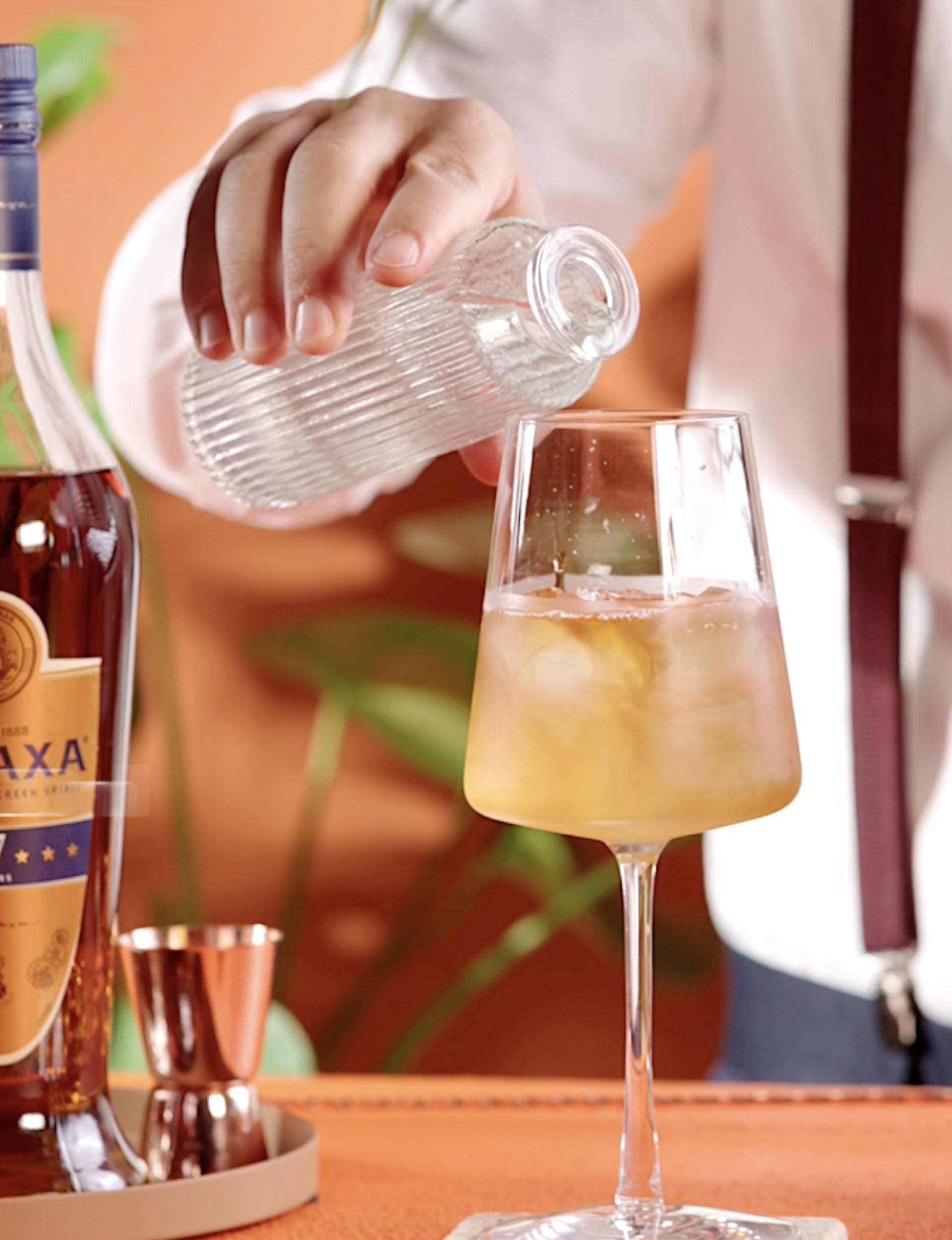 How to prepare soft beverages for cocktails